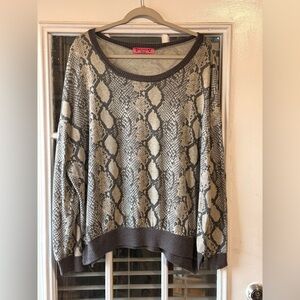 Elegant Snake Print Crew Neck Sweater